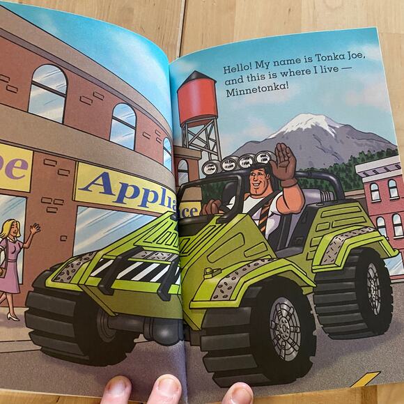 Vintage Tonka Joe & Lego 2 Early Reader Paperback Book Bundle - Picture 7 of 11